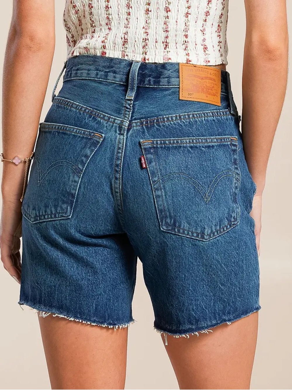 Levi’s 501 mid thigh jeans shorts NEW 25